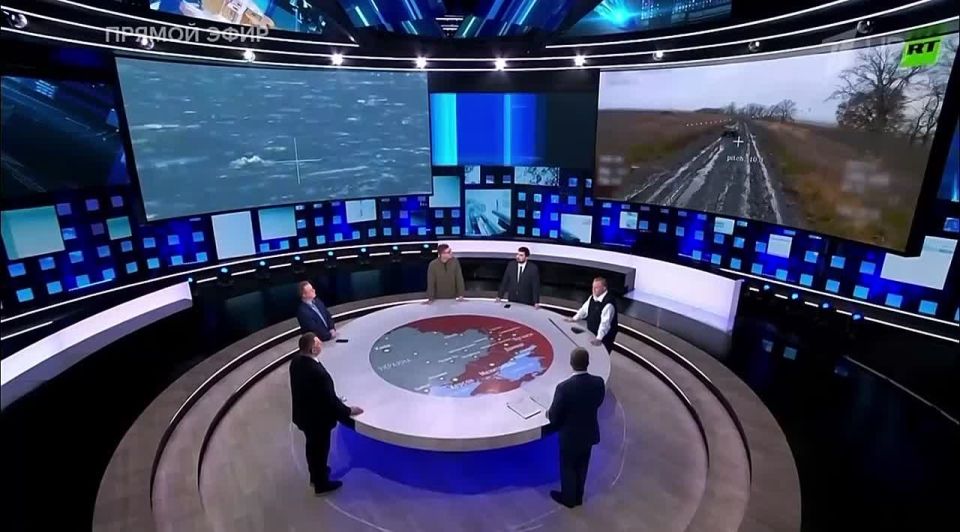 У наших военных инициатива на всех участках фронта, сообщил в эфире «Большой игры» военкор RT Влад Андрица