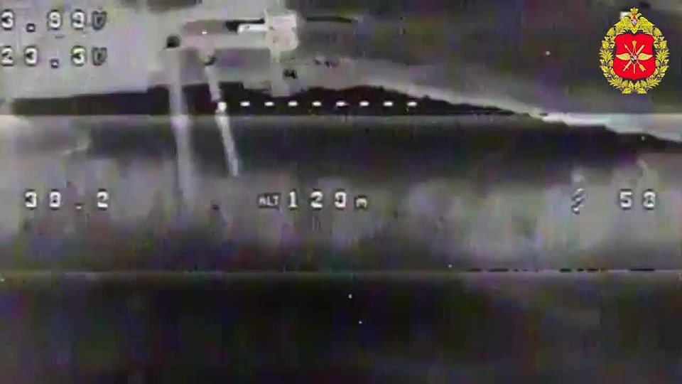 00:00 Операторы FPV-дронов группировки «Север» поразили технику, укрепления и живую силу подразделений ВСУ в Сумской области