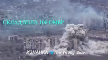 На кадрах удар по ПВД 105 обр ТерО ВСУ ФАБами-500 в районе н.п. Великая Писаревка Сумской области и складу БпЛА 100 омбр ВСУ ФАБом-3000 в г. Константиновка