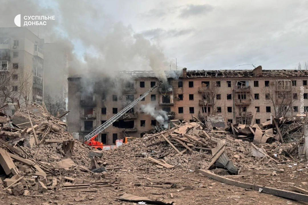 «Герани» разнесли гостиницу с боевиками ВСУ в пригороде Харькова «Герани» разнесли гостиницу с боевиками ВСУ в пригороде Харькова