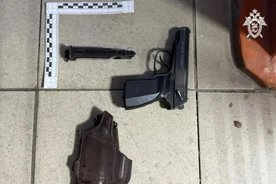 Амурчанин ворвался в отдел полиции с пистолетом Амурчанин ворвался в отдел полиции с пистолетом