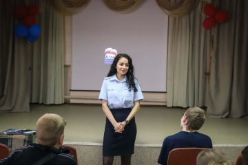 Хабаровские транспортные полицейские провели профилактическую беседу для воспитанников «Центра Петрынина»