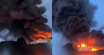 Пожар и чёрные клубы дыма в Днепропетровской области на фоне воздушной тревоги