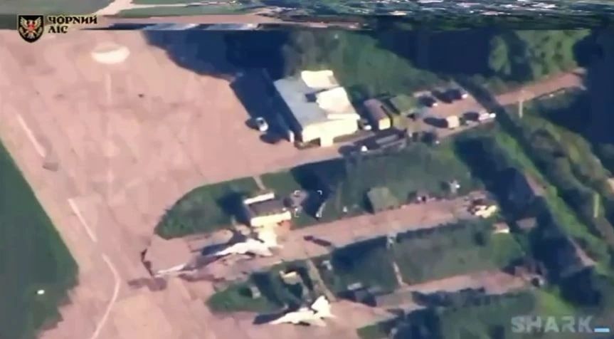 Украинские дроны атаковали аэродром Халино под Курском Украинские дроны атаковали аэродром Халино под Курском
