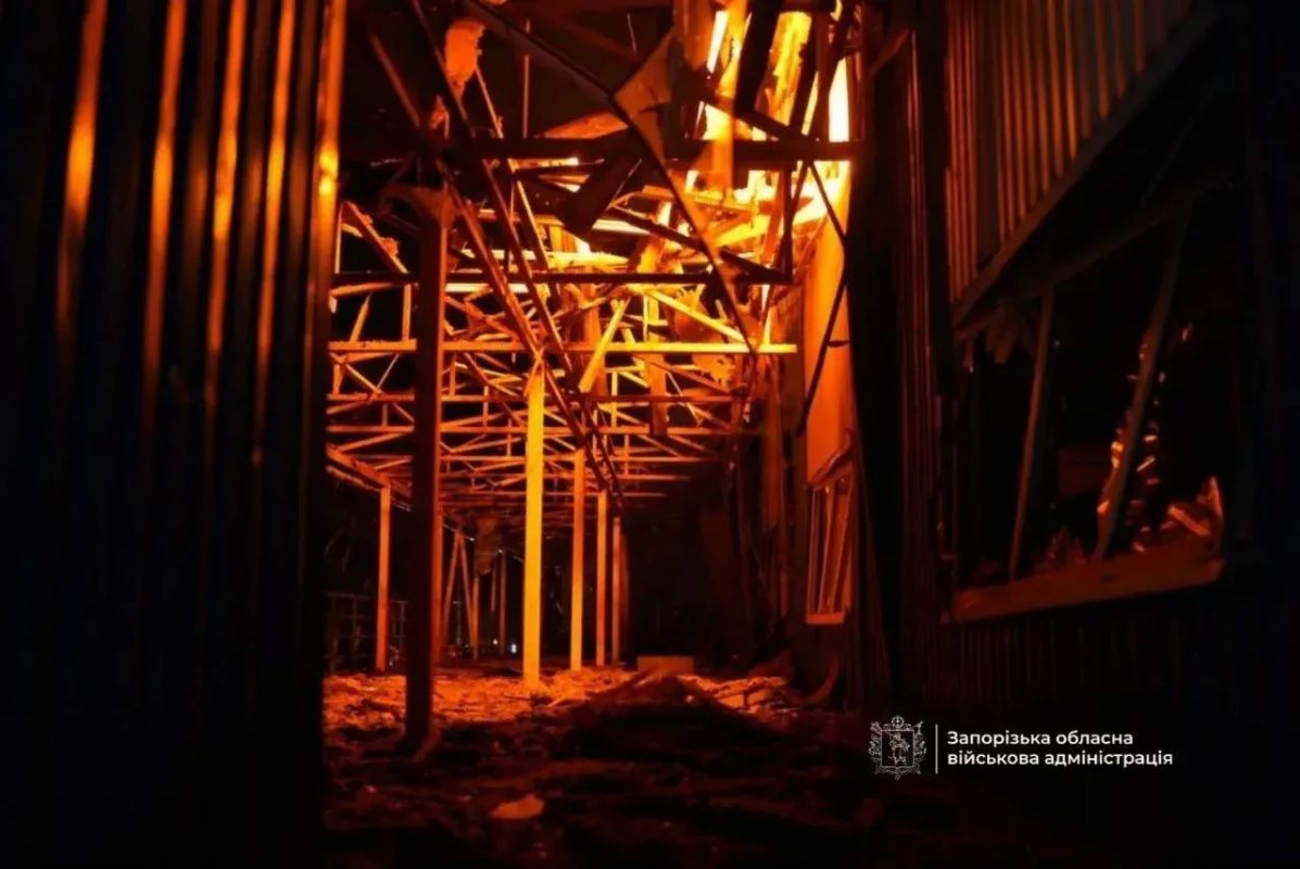 Ярким пламенем горят украинские логистические центры Ярким пламенем горят украинские логистические центры