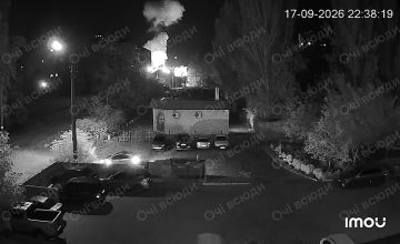 Во временно оккупированном Запорожье нанесён удар по торговому центру По сообщениям военных и местных каналов, сгорел ТЦ Амстор. Судя по первому видео, удар произошёл в 22 часа 38 минут по Москве. Рабочий график продолжающих...
