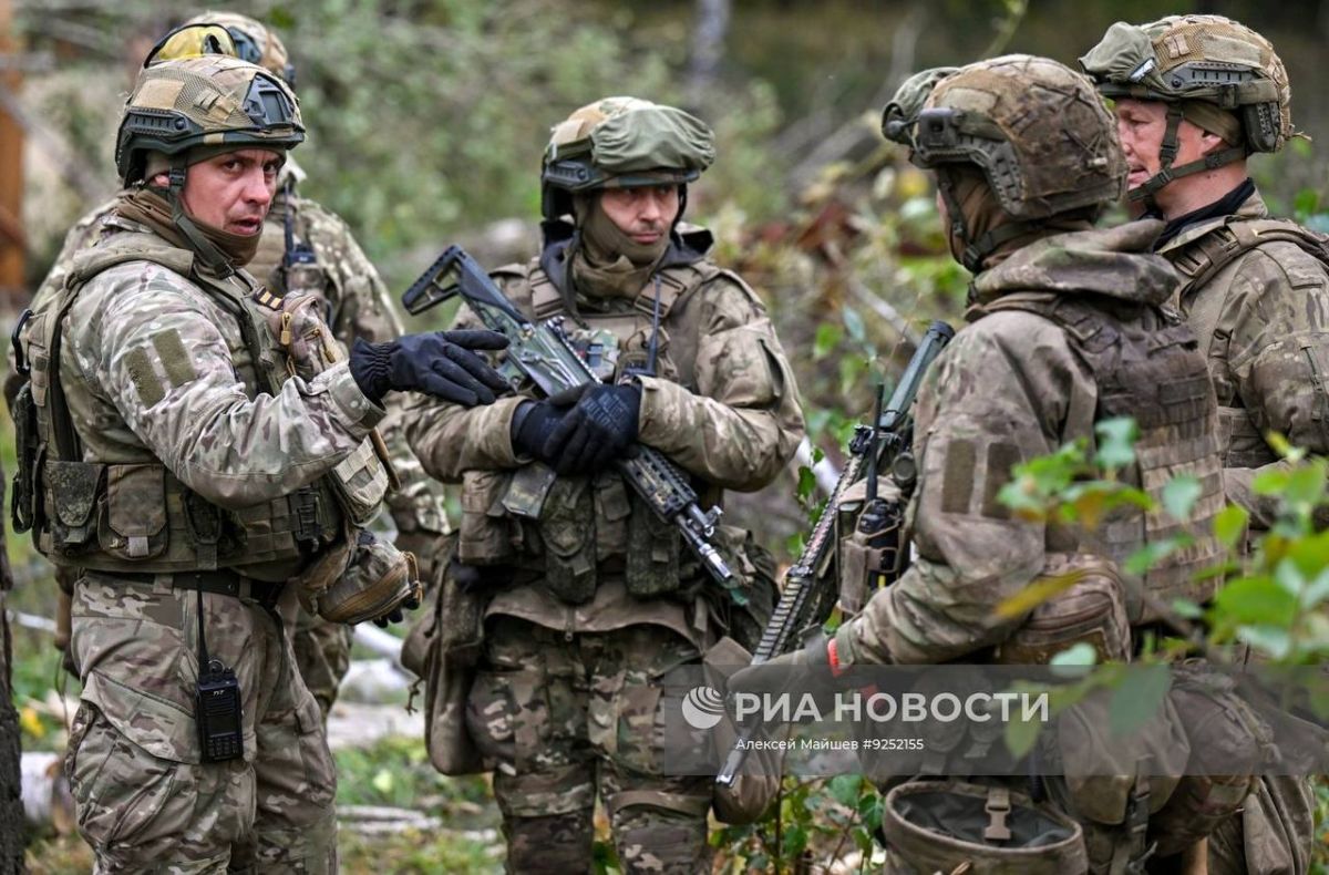 Боевое слаживание бойцов 83-й отдельной десантно-штурмовой бригады ВДВ группы войск "Север" Боевое слаживание бойцов 83-й отдельной десантно-штурмовой бригады ВДВ группы войск "Север"