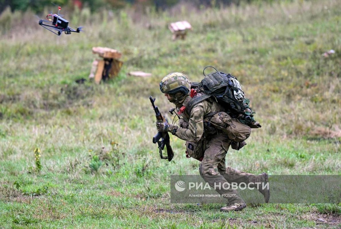 Боевое слаживание бойцов 83-й отдельной десантно-штурмовой бригады ВДВ группы войск "Север" Боевое слаживание бойцов 83-й отдельной десантно-штурмовой бригады ВДВ группы войск "Север"