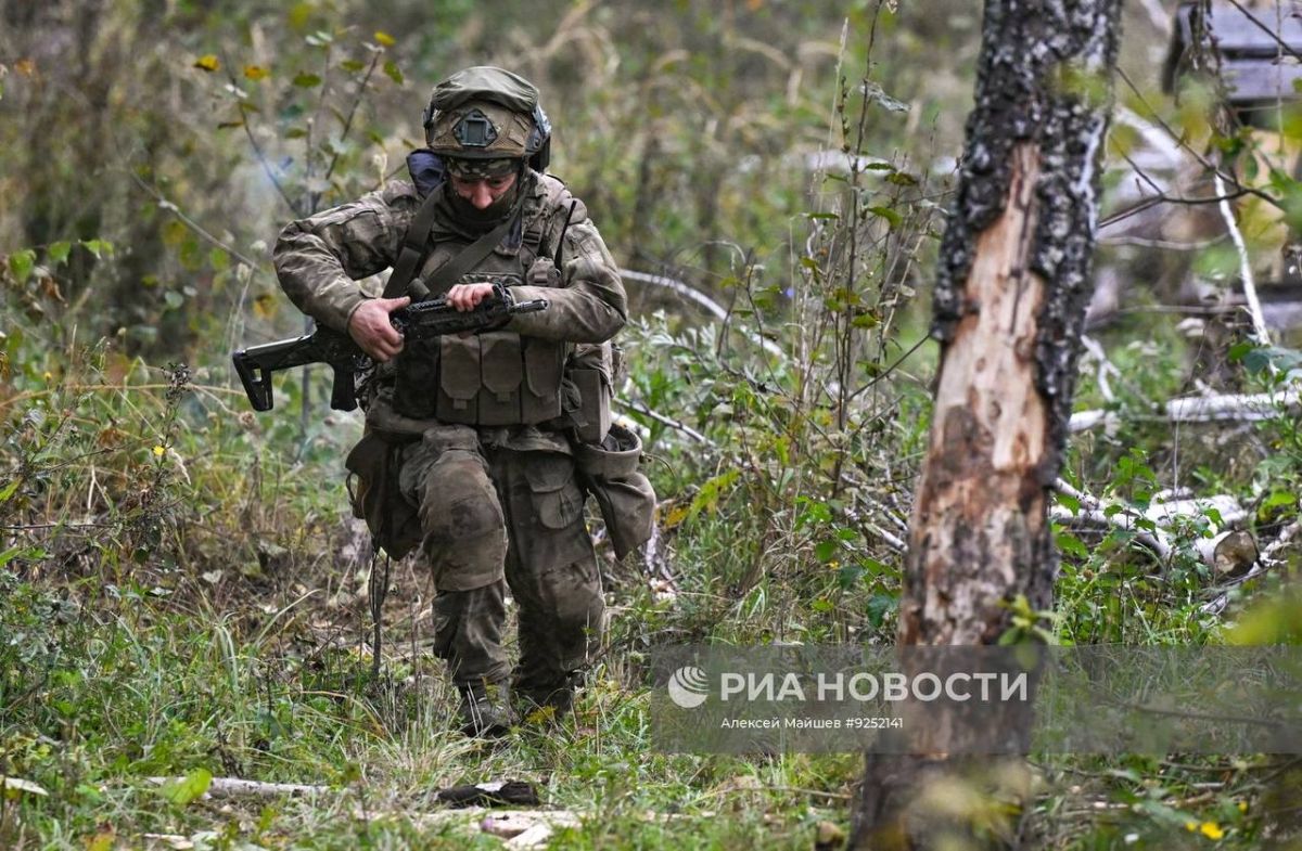 Боевое слаживание бойцов 83-й отдельной десантно-штурмовой бригады ВДВ группы войск "Север" Боевое слаживание бойцов 83-й отдельной десантно-штурмовой бригады ВДВ группы войск "Север"