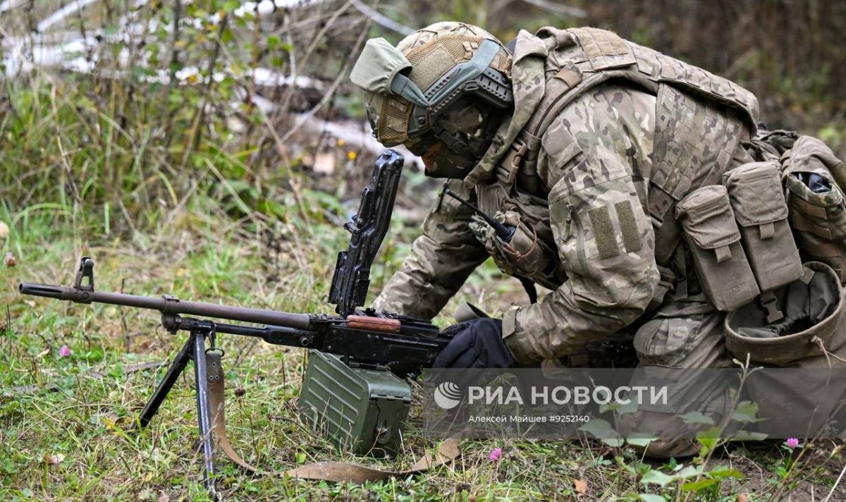 Боевое слаживание бойцов 83-й отдельной десантно-штурмовой бригады ВДВ группы войск "Север" Боевое слаживание бойцов 83-й отдельной десантно-штурмовой бригады ВДВ группы войск "Север"