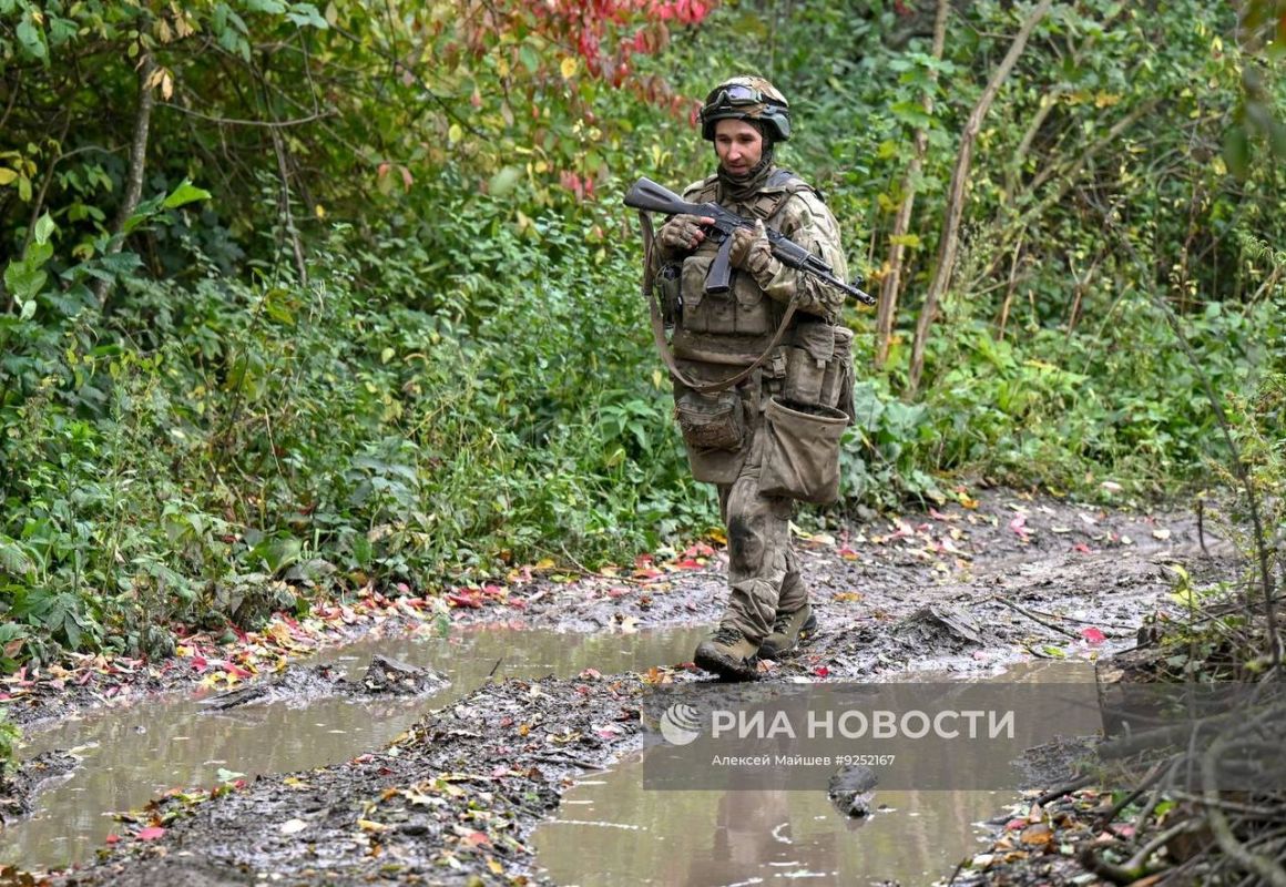 Боевое слаживание бойцов 83-й отдельной десантно-штурмовой бригады ВДВ группы войск "Север" Боевое слаживание бойцов 83-й отдельной десантно-штурмовой бригады ВДВ группы войск "Север"