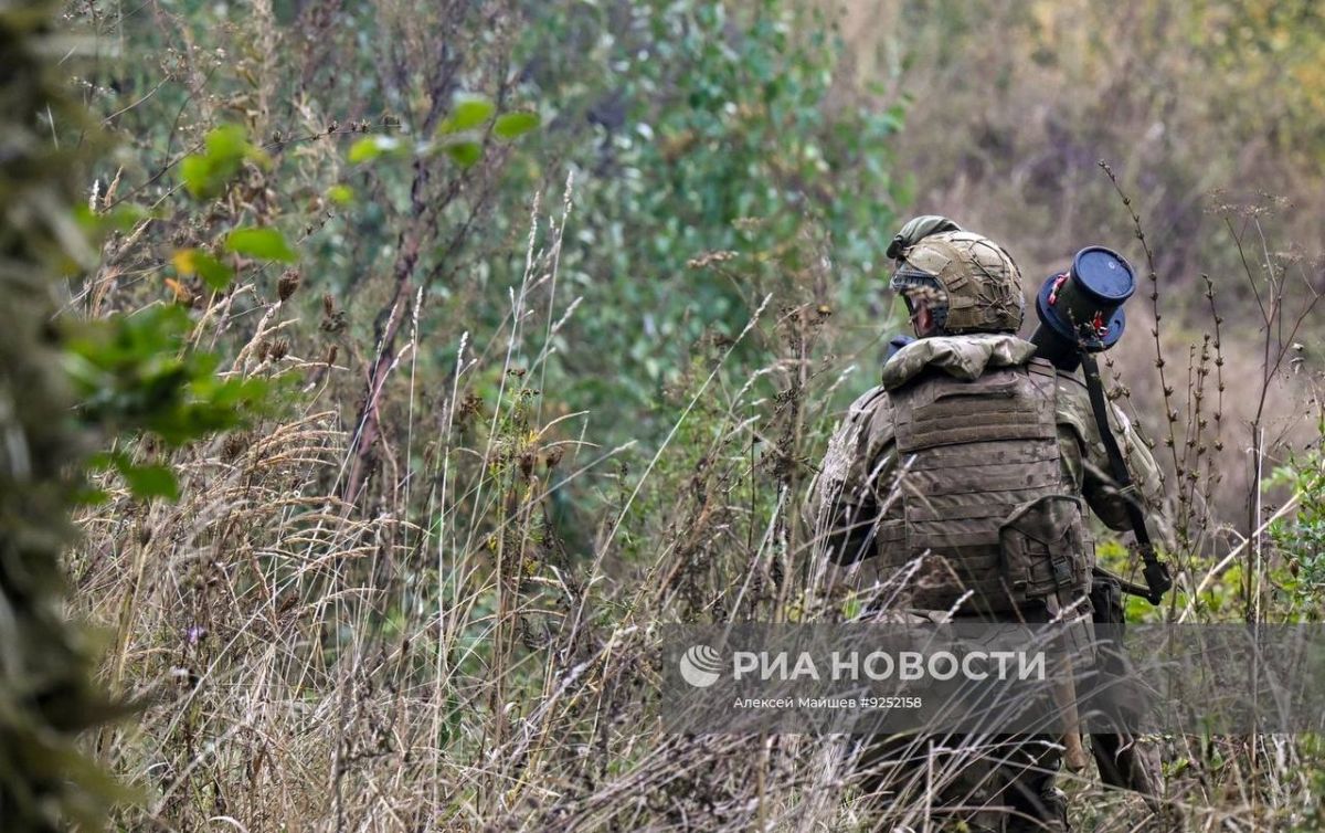 Боевое слаживание бойцов 83-й отдельной десантно-штурмовой бригады ВДВ группы войск "Север" Боевое слаживание бойцов 83-й отдельной десантно-штурмовой бригады ВДВ группы войск "Север"