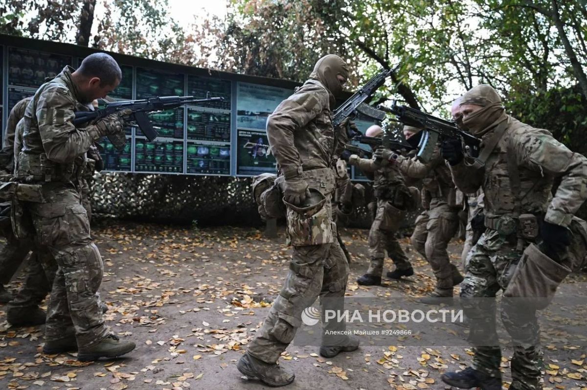 Боевое слаживание военнослужащих 83-й отдельной десантно-штурмовой бригады ВДВ группировки войск «Север» на Сумском направлении Боевое слаживание военнослужащих 83-й отдельной десантно-штурмовой бригады ВДВ группировки войск «Север» на Сумском направлении