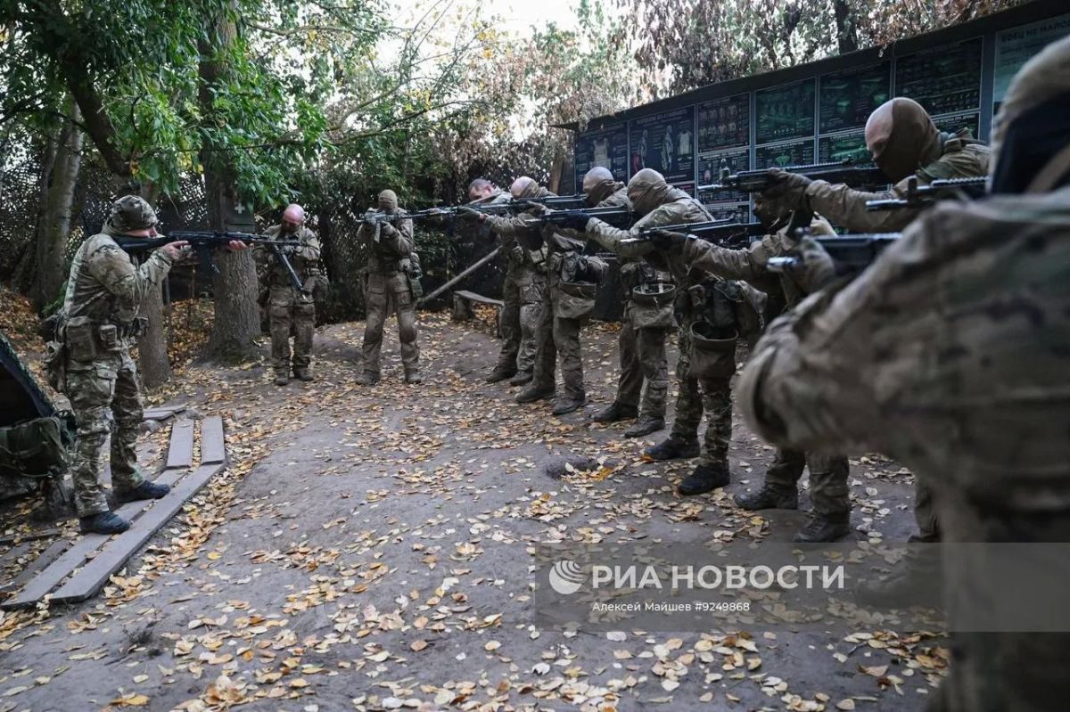 Боевое слаживание военнослужащих 83-й отдельной десантно-штурмовой бригады ВДВ группировки войск «Север» на Сумском направлении Боевое слаживание военнослужащих 83-й отдельной десантно-штурмовой бригады ВДВ группировки войск «Север» на Сумском направлении